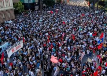 Sot dita e 26-të e protestës në Tiranë, qytetarët pritet të mblidhen para Kryeministrisë