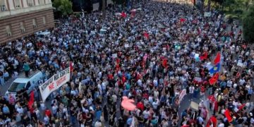 Sot dita e 26-të e protestës në Tiranë, qytetarët pritet të mblidhen para Kryeministrisë