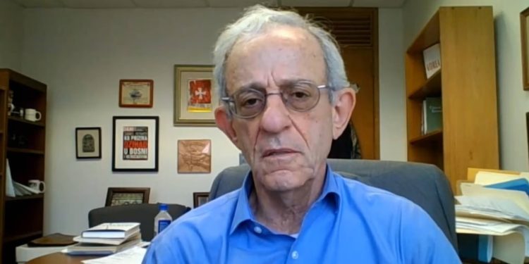 Serwer: Vuçiq po pret mundësinë për të marrë veriun e Kosovës