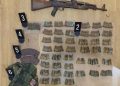 Policia sekuestron armë, municion dhe pajisje ushtarake në një shtëpi të pabanuar në Zubin Potok
