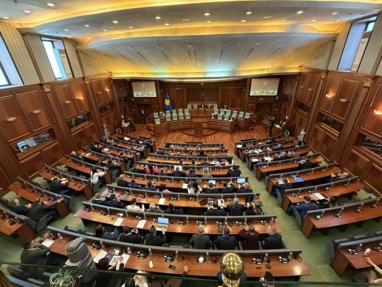 Nga sa ulëse në Kuvend kanë siguruar aktualisht partitë politike?