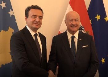Kurti nis vizitën në Austri, pritet nga kancelari Christian Stocker