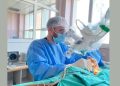 Pas 18 vitesh me probleme dëgjimi, pacientes në QKUK i rikthehet dëgjimi falë një operacioni