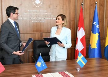 Kosova dhe Zvicra nënshkruajnë marrëveshje, 8.78 milionë franga për transformimin e gjelbër të bizneseve