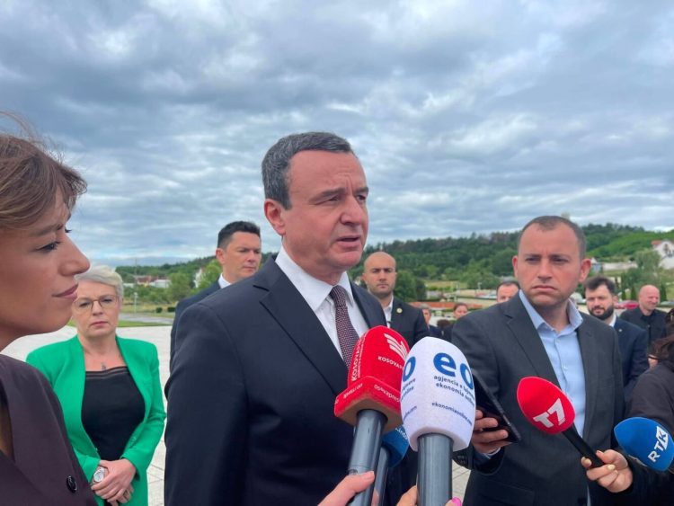 Kurti pas homazheve në Prekaz: Epopeja e Jasharëve është në thelb të historisë së popullit tonë