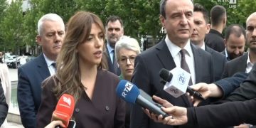 Haxhiu dhe Kurti nderojnë Rugovën, Demaçin dhe Zahir Pajazitin