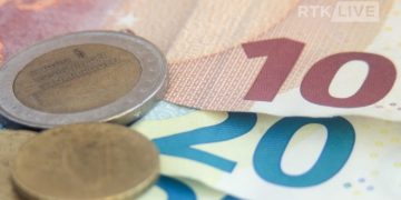 Dyshime për falsifikim parash në Prishtinë, sekuestrohen mbi 200 monedha