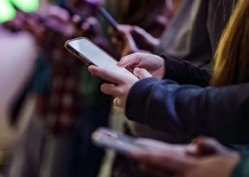 Kanadaja, rregulla të reja për përdorimin e rrjeteve sociale nga fëmijët