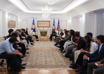Haxhiu pret në takim studentë të ETH Zürich: Kosova vend me potencial në inovacion dhe dije
