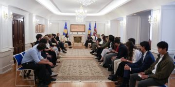 Haxhiu pret në takim studentë të ETH Zürich: Kosova vend me potencial në inovacion dhe dije