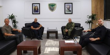FSK dhuron donacion prej 50 kontejnerësh për Federatën e Futbollit të Kosovës