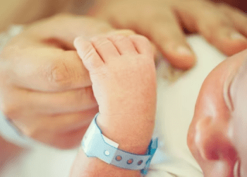 Mbi 4 mijë lindje për gjashtë muaj në QKUK, një e treta me prerje cezariane