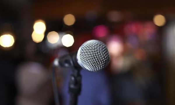 Ministri boshnjak kërkon anulimin e koncertit të këngëtares serbe në Sarajevë