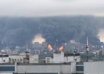 Rafineria e naftës në Moskë goditet përsëri nga dronët