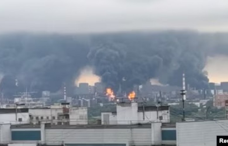 Rafineria e naftës në Moskë goditet përsëri nga dronët