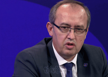 Hoti thirrje për protestë: Kosova rrezikon humbje energjetike dhe strategjike