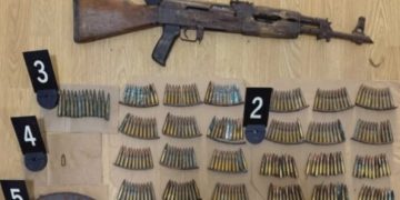 Policia gjen armë e municion në tri lokacione në Zubin Potok