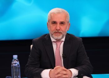 Ilir Babaramo: Shqiptarë të Kosovës, vërshoni në Tiranë!