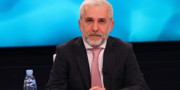 Ilir Babaramo: Shqiptarë të Kosovës, vërshoni në Tiranë!