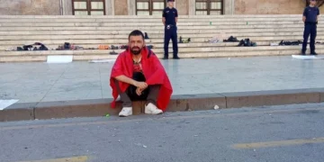 Rama bëri thirrje me foton e tij, reagon qytetari
