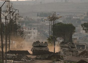 Tanket izraelite hyjnë në Quneitra të Sirisë