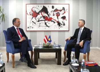 Zulfaj takon ambasadorin austriak, diskutohet integrimi i Kosovës në BE