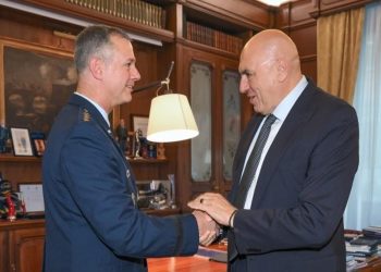 Komandanti i Forcave Aleate për Evropë diskuton në Romë për Kosovën