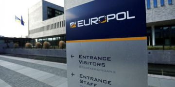Europol: Në Evropë veprojnë 731 rrjete të krimit të organizuar