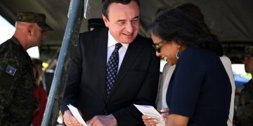 Kryeministri në Bondsteel në ceremoninë e ndërrimit të komandës: Roli i SHBA-së dhe KFOR-it mbetet kyç për paqen dhe sigurinë në Kosovë
