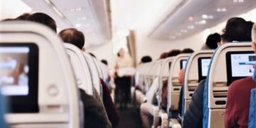 Ulje emergjente në Aeroportin e Prishtinës, dyshohet se një shqiponjë dëmtoi motorin e avionit