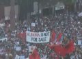 Protesta e 11 në Tiranë/ Nga sheshi “Skënderbej”, marshim drejt Kryeministrisë, shqiptarët kërkojnë dorëheqjen e Ramës