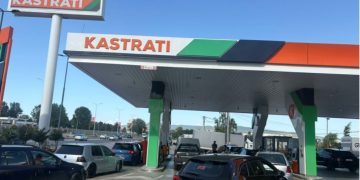 KASTRATI shpërblen klientët në Prishtinë me lojën shpërblyese “Mbushe 15€ – FITO 15€”