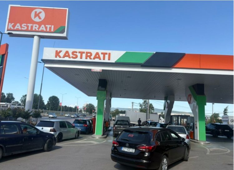 KASTRATI shpërblen klientët në Prishtinë me lojën shpërblyese “Mbushe 15€ – FITO 15€”