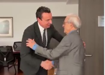 Kurti pret në takim profesorin amerikan Daniel Serwer, diskutojnë për BE-në, NATO-n dhe sigurinë e Kosovës