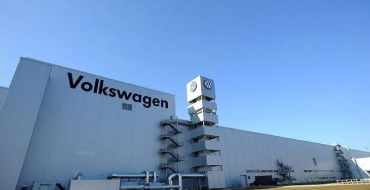 Gjermania synon të parandalojë mbylljen e fabrikave të Volkswagenit