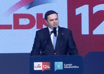 Abdixhiku u reagon Muhaxherit dhe Ahmetit: Si nuk u ngopën kurrë?!