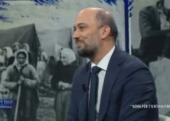 Aktivisti Alket Veliu i përgjigjet Antonis Bezas: Historia nuk shkruhet nga politikanët, por nga historianët