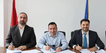Po asfaltohet rruga “Agron Rrahmani” në Uglarë, nënshkruhet marrëveshja