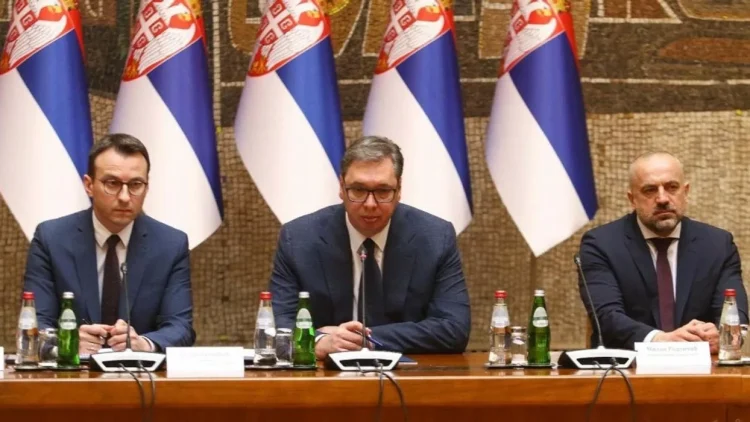 Në Serbi i reagojnë ashpër Vuçiqit: Radoiçiq akuzohet për kr*ime në Kosovë, jo për politikë