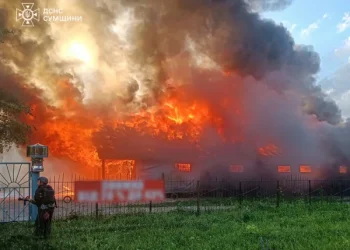 Ukraina e “shkund” Rusinë, gódet terminalin e naftës në Shën Petersburg