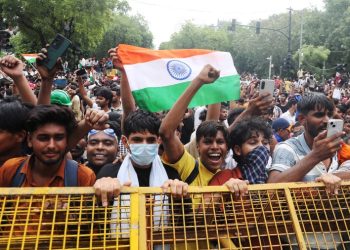 Ministri indian i arsimit jep dorëheqjen pas protestave masive të të rinjve