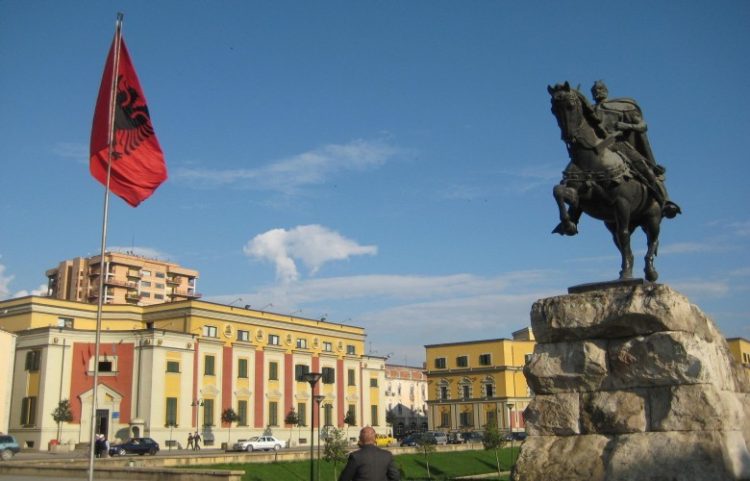 Tirana rrezikon të mos jetë nikoqire e samitit të radhës të NATO-s