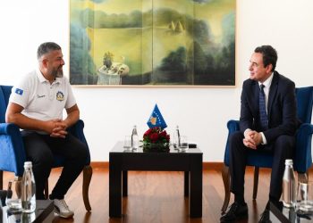 Kurti pret delegacionin e ‘Vespa Club’, flasin për festivalin në shtator
