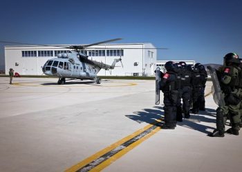 KFOR zhvillon stërvitje me helikopterë në Camp Film City në Prishtinë