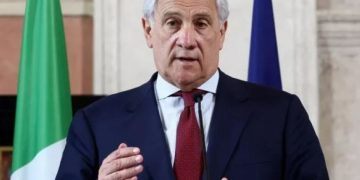 Italia dëbon dy diplomatë rusë të akuzuar për spiunazh