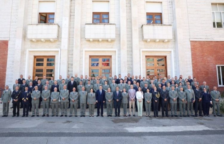 7 pjesëtarë të FSK-së diplomojnë në Kolegjin e Mbrojtjes dhe Sigurisë