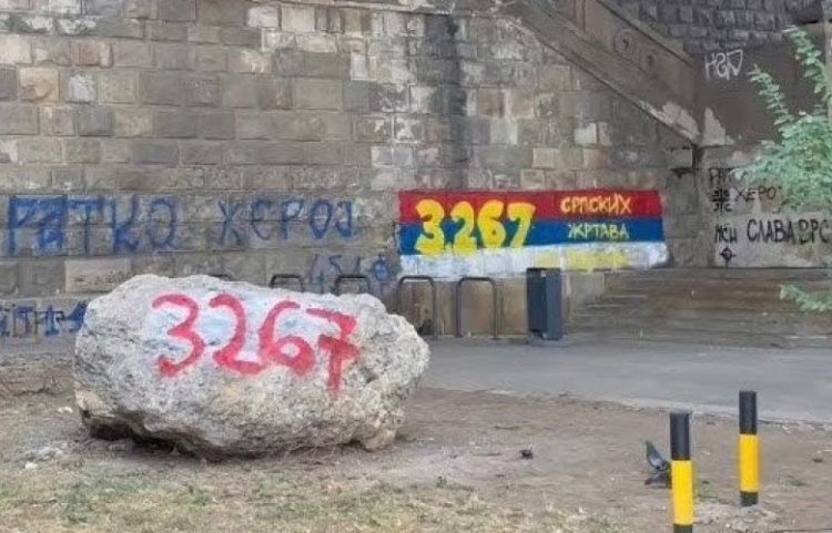 Përvjetori i gje*nocidit: Mohim,súlm ndaj shkrimtarit e grafite për Mladiqin