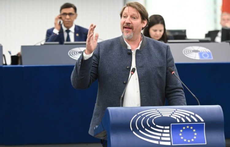 Eurodeputeti Waitz ngre në Bruksel çështjen e gazit në Kosovë