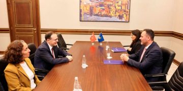 Konjufca pret në takim lamtumirës ambasadorin turk