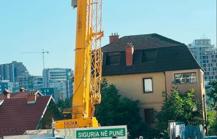 Inspektorati i Punës: Subjekti ku u shemb vinçi s’ishte inspektuar më parë